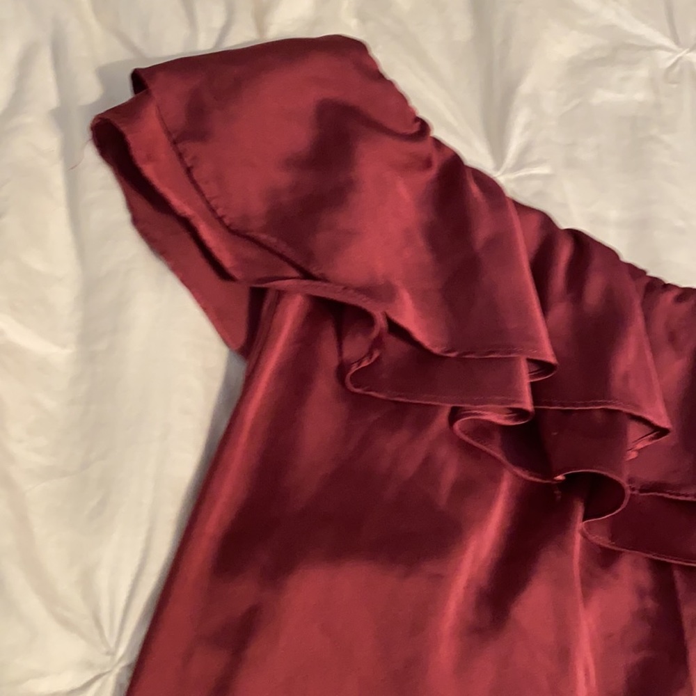 One shoulder top - Picture 2 of 3